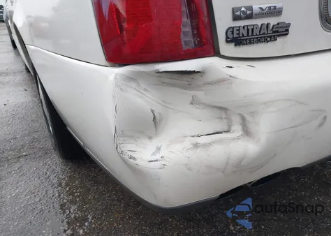 2005 Cadillac Deville Livery z USA, uszkodzony, nr VIN 1G6KD54Y25U205882